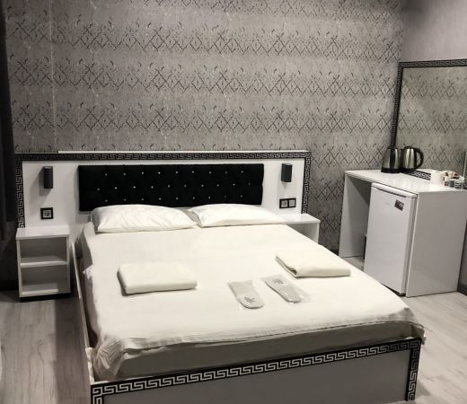 Güneşli Suit